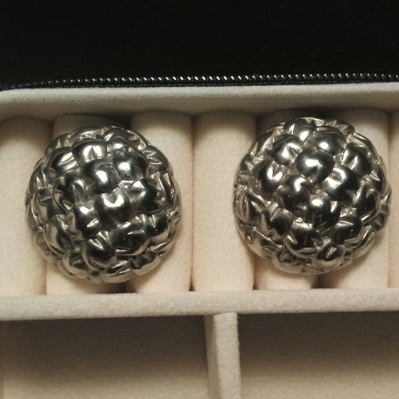 VINTAGE GIVENCHY GOLD TONE EARRINGS (PIERCED EAR STYLE...RARE) 1 INCH ACROSS - Picture 4 of 9